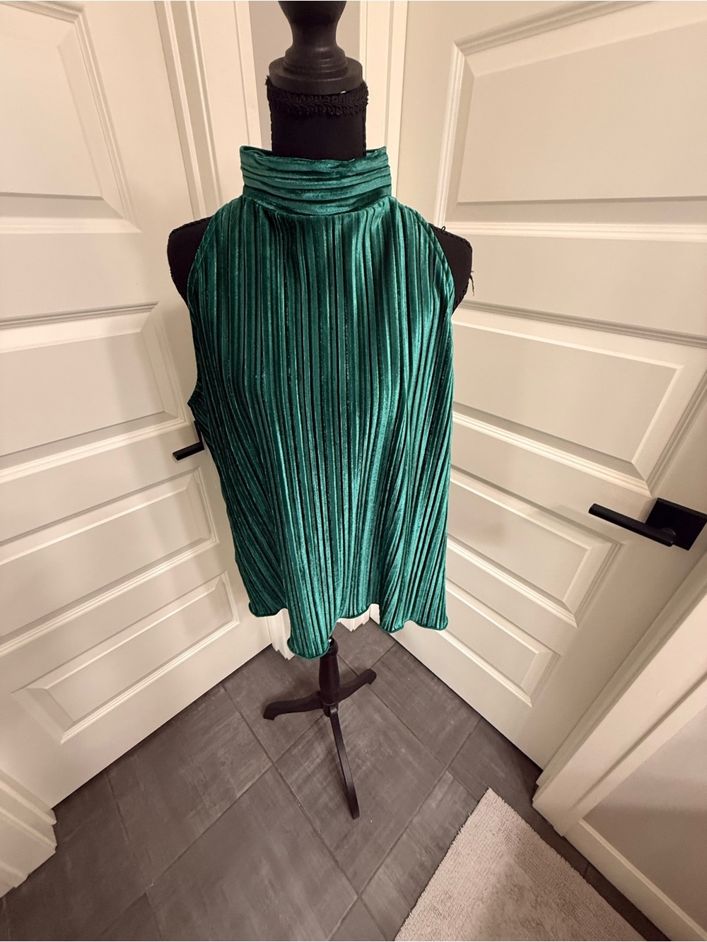 ⭐️ Pleated High-Neck Emerald Green velvet-Look Camisole